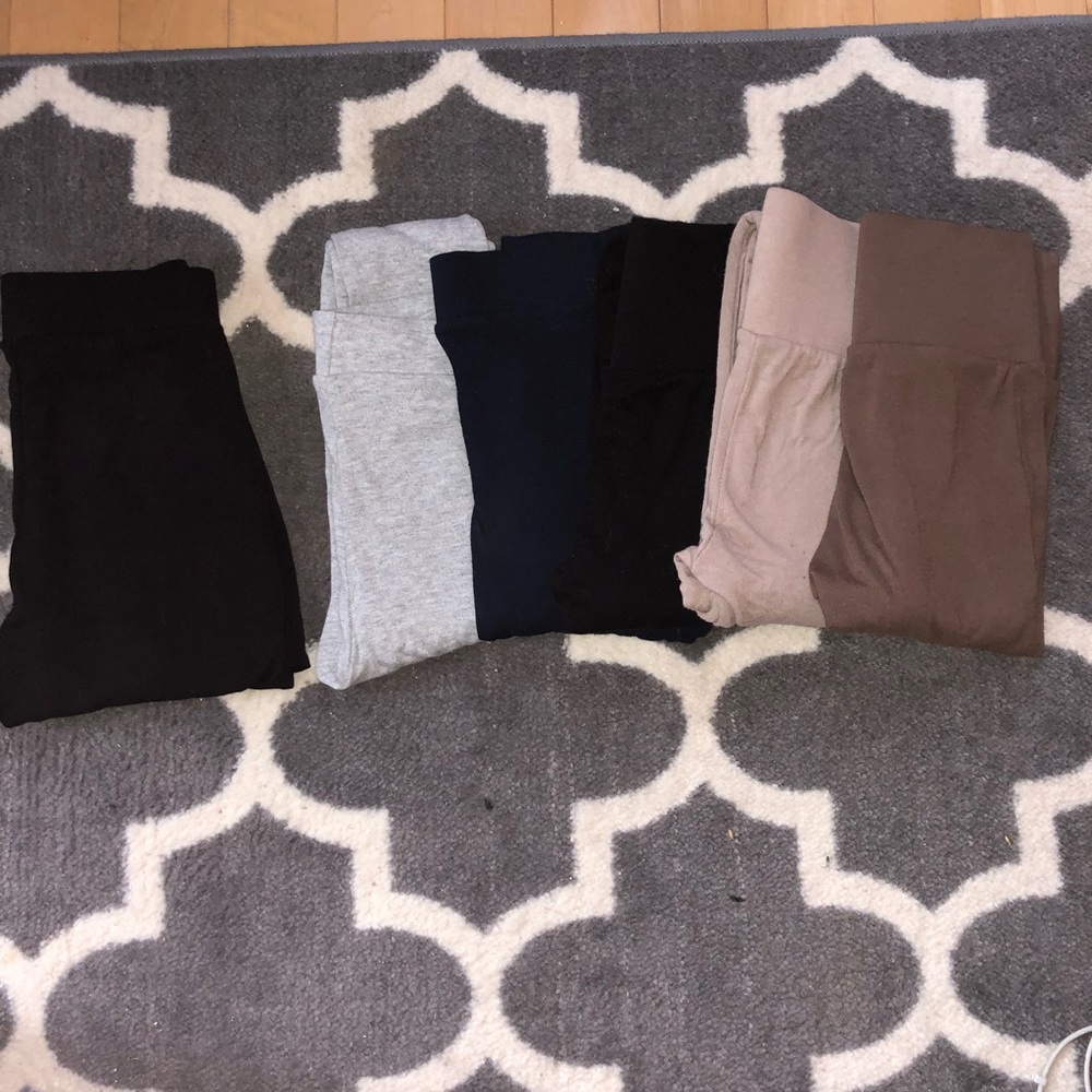 Naked Wardrobe Highwaisted Leggings. Size S.